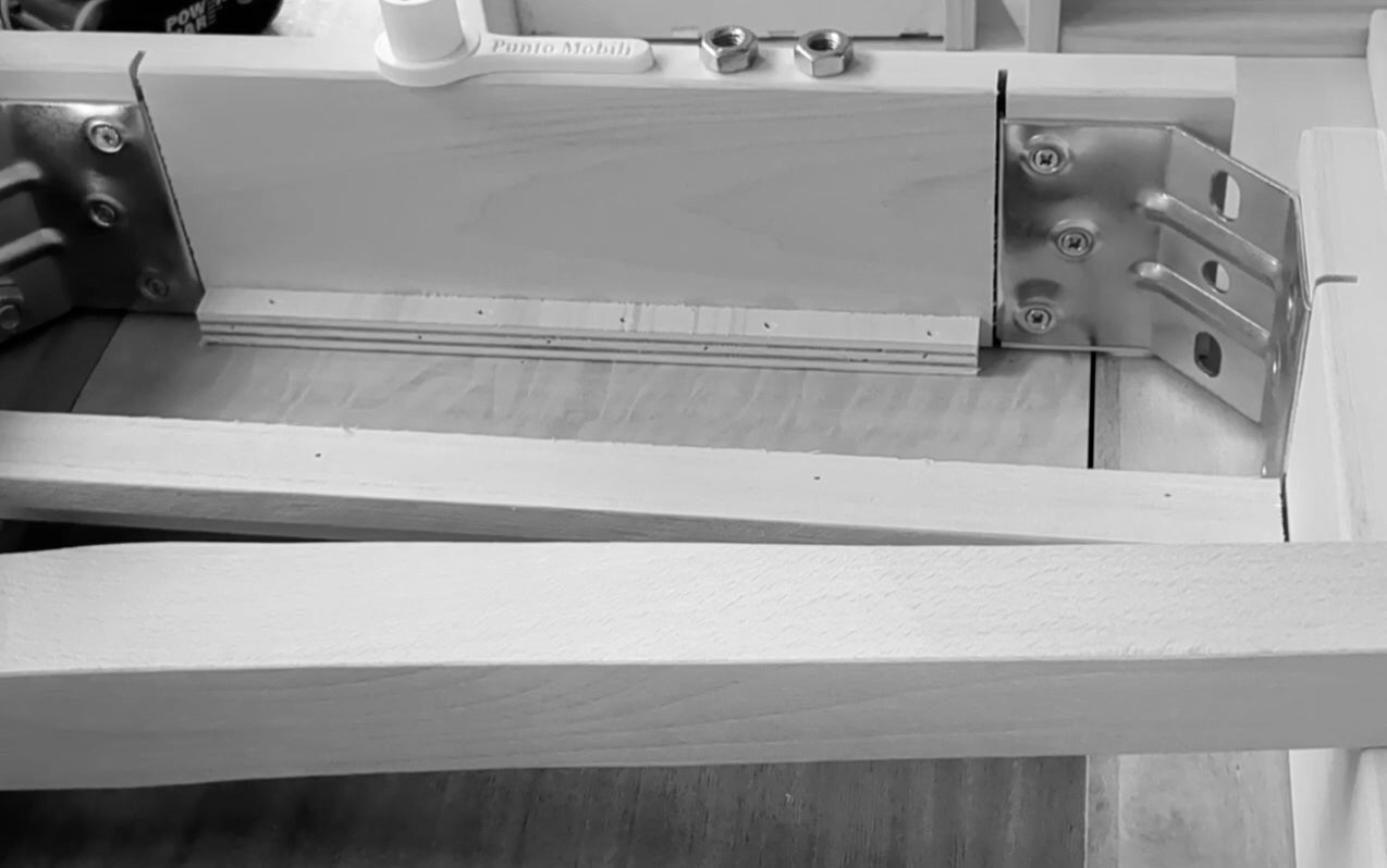 Scrittoio Gambe Sagomate 90cm.